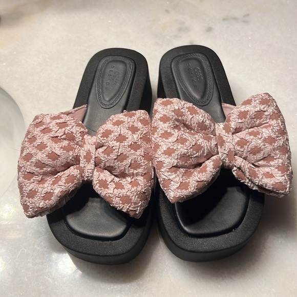 ASOS Design Wide Fit Thick Platform Bow Tie Slides Sandals - Picture 6 of 11